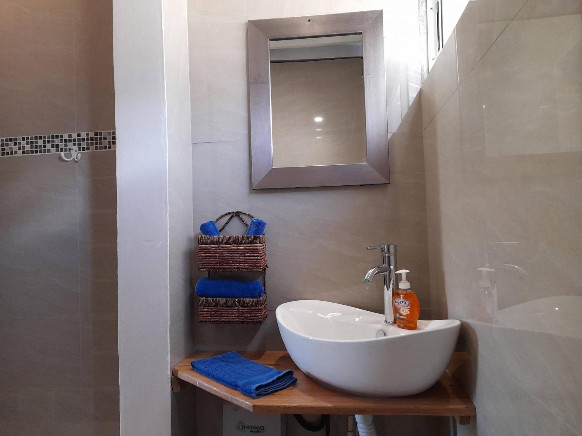 Casa Blanca Beachfront House With Shared Pool Access Pangea Lodge Manzanillo  Kültér fotó