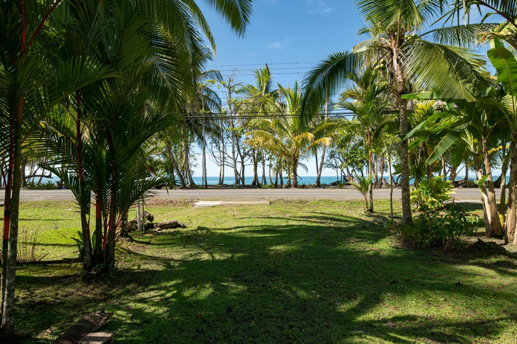 Casa Blanca Beachfront House With Shared Pool Access Pangea Lodge Manzanillo  Kültér fotó