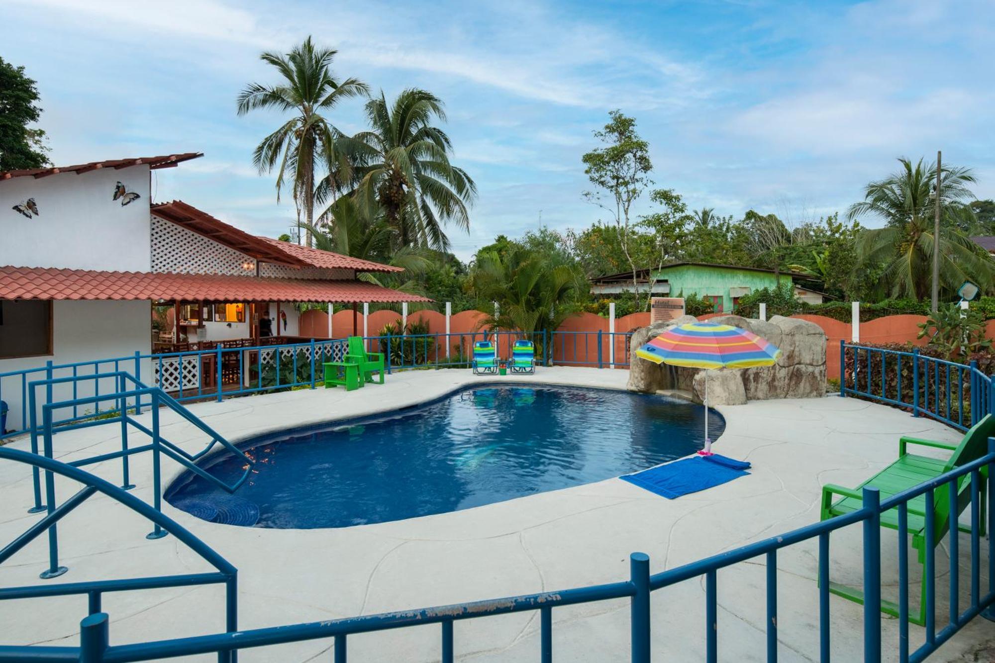 Casa Blanca Beachfront House With Shared Pool Access Pangea Lodge Manzanillo  Kültér fotó
